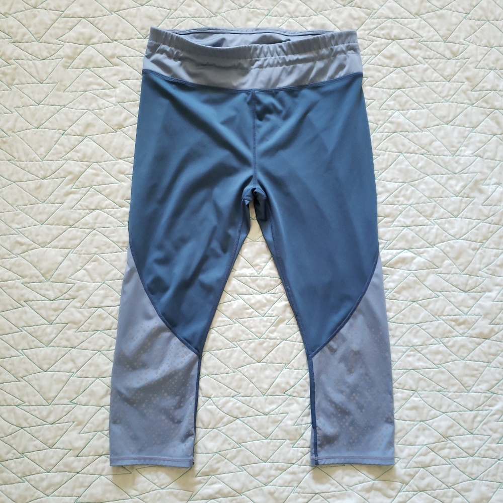 Fabletics Blue Mid-Rise Reflective Print Ultracool Cropped Leggings